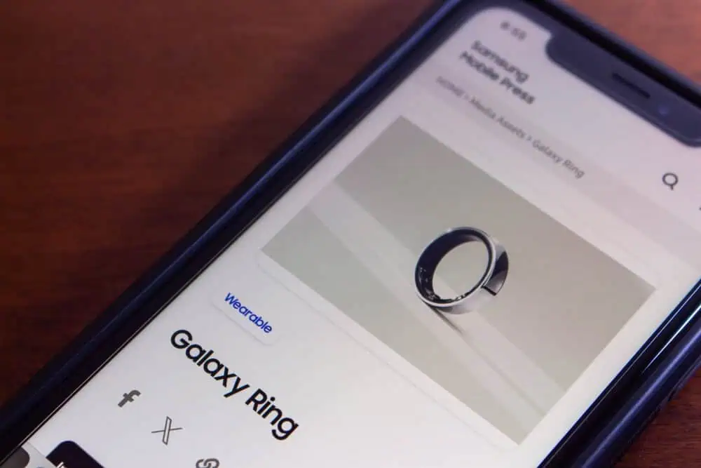 A galaxy health tracking ring on a phone screen.