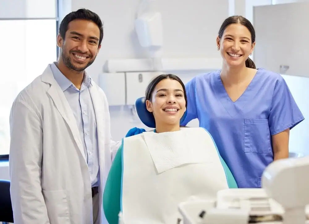 Dentist-performing-x-rays